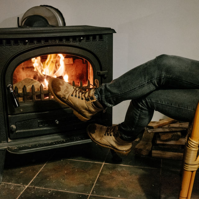 Fireplace restoration image by Aleksandrs Muiznieks (via Shutterstock).